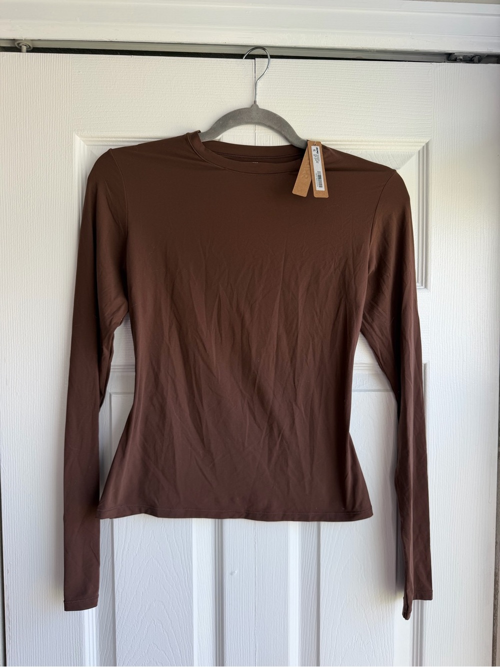 Skims Womenโs Fits Everybody Long Sleeve T-Shirt in Cocoa Size Medium